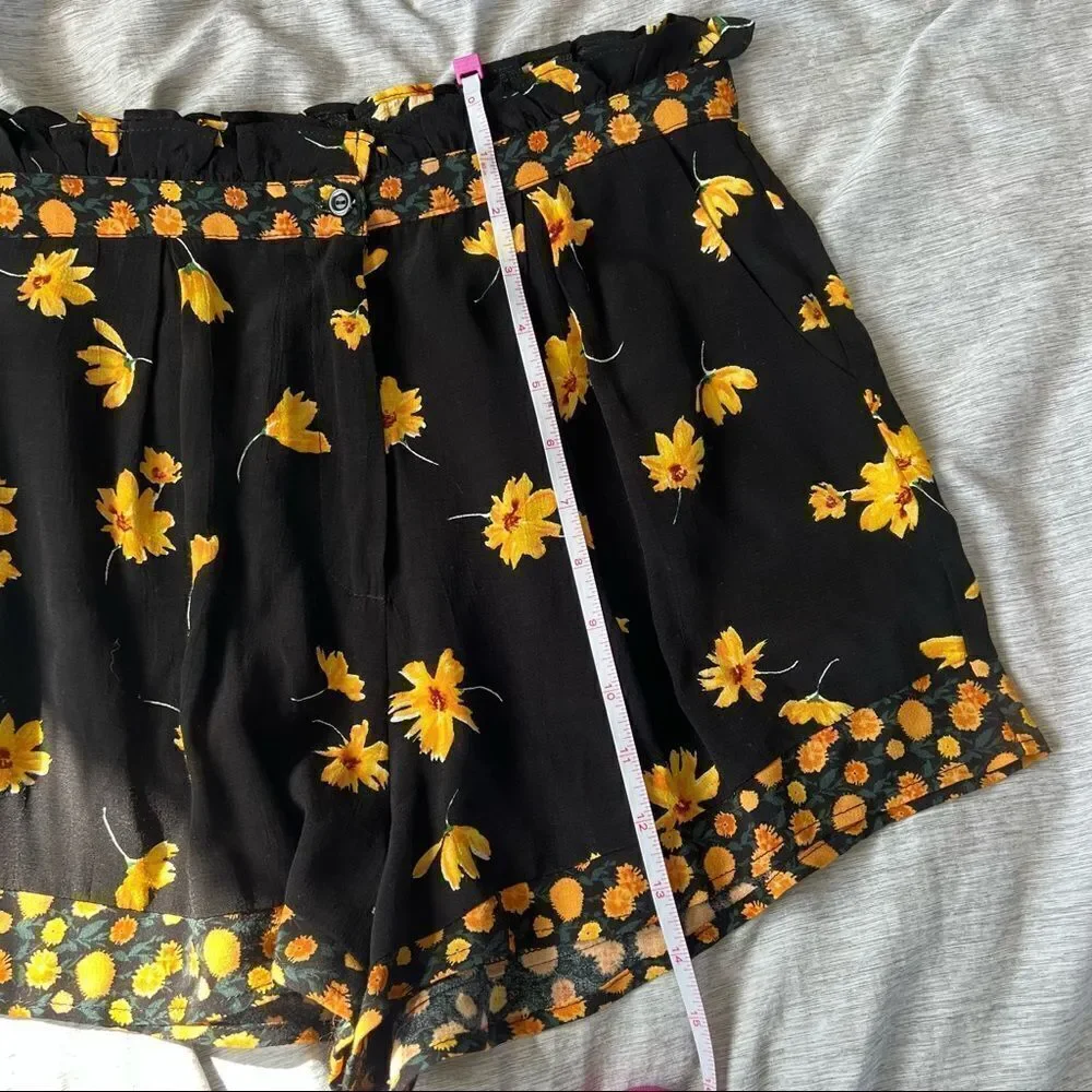 TOPSHOP Black & Yellow Floral High Waisted Shorts Size 4